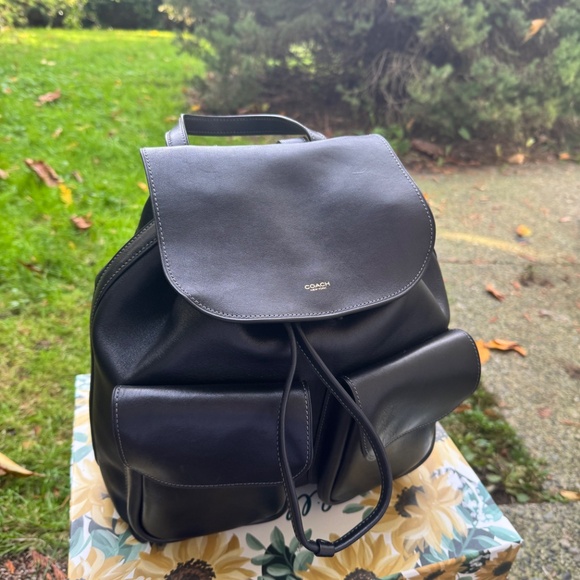 Coach Crosby 28 Backpack Black Leather - Picture 2 of 7